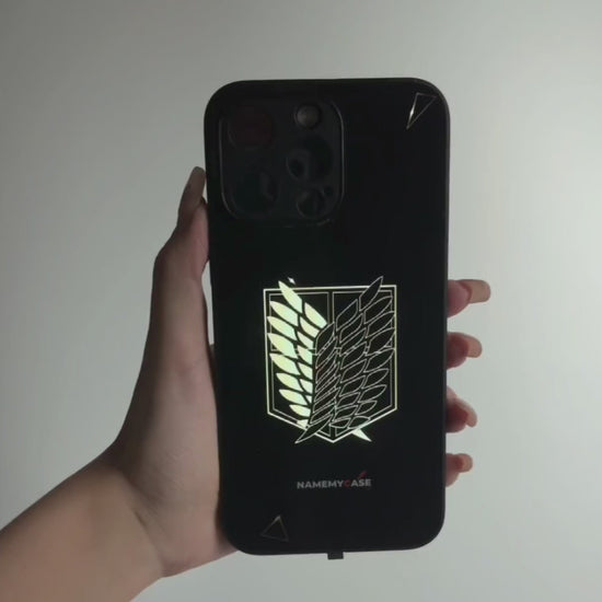 LED Leuchtendes iPhone Case – Wings of Freedom | Attack on Titan